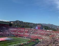 关于JackeyLove重返赛场，夺冠首场状态出色，切尔西观众沸腾！赛场气氛高涨的信息